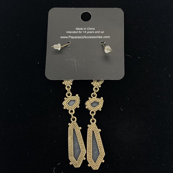 Paparazzi Fashion Jewelry Sophisticated Smolder Brass Tone Hook Earrings - Picture 3 of 3